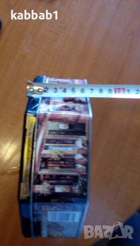 Метална кутия за бисквити и шокола с картини на Виктор Швайко - Viktor Shvaiko, снимка 14 - Колекции - 53359810