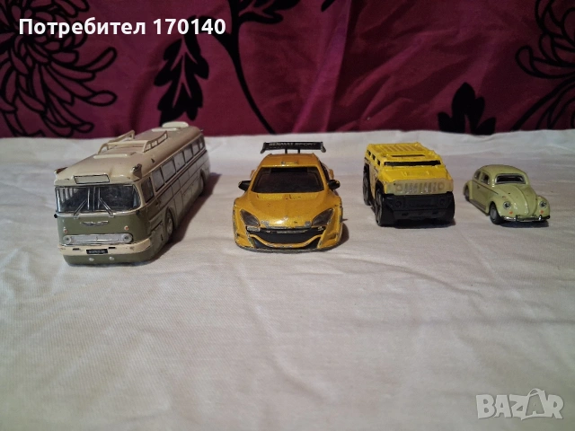 Стари колички и автобус