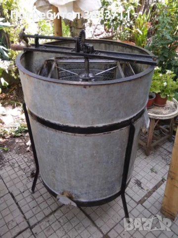 Центрофуга за мед