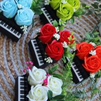 Декорация пиано със сапунени цветя, букет, рози, снимка 8 - Стайни растения - 45256196