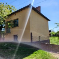 Продажба на 2 къщи в един двор село Карлуково, снимка 3 - Къщи - 45280949
