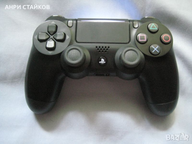Продавам оригинален контролер за PS4, снимка 1