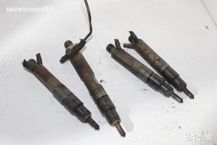 Дюза Фолксваген Голф 3 комби 1.9 tdi 90hp VW Golf 3  280130201G   280130201J  комплект, снимка 1