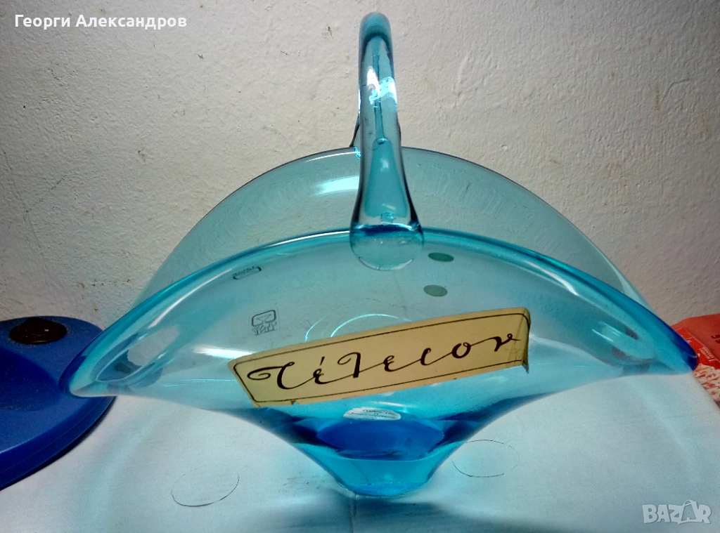 Кошничка - Бонбониера Ръчно Изработена от Оригинален Марков Цветен Венециански Оловен Кристал МУРАНО, снимка 1