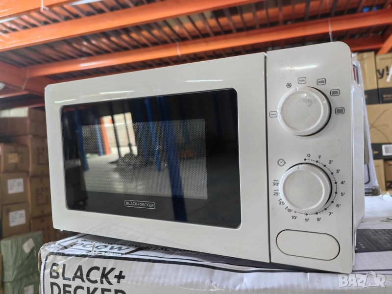 Микровълнова фурна Black+Decker BXMZ701E – 700W, с грил функция, 20 л., снимка 1