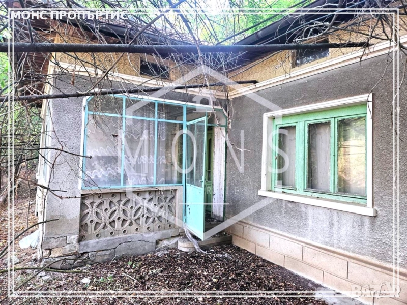 Къща с голям двор в с. Страхилово, обл. Велико Търново, снимка 1