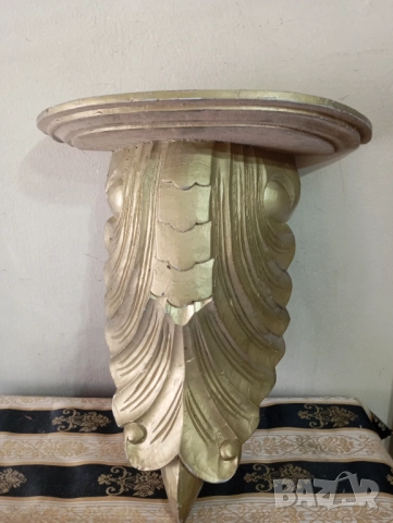 Винтидж конзола за стена