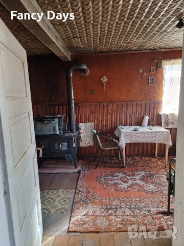 Продава се къща(на калкан) с плевня и 300 кв.м двор, снимка 13 - Къщи - 52511264