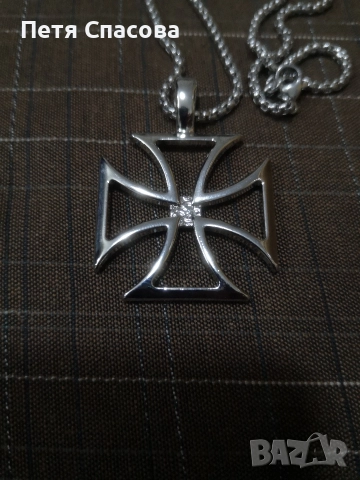 Медальон рицарски кръст