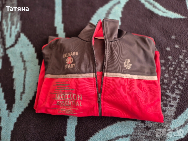 Анцуг за момиче 10г, снимка 2 - Детски анцузи и суичери - 51912987