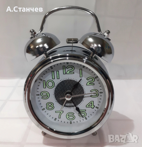 Часовник будилник с лампичка и фосфорни цифри, снимка 2 - Декорация за дома - 53225737