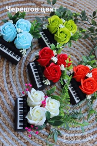 Декорация пиано със сапунени цветя, букет, рози, снимка 8 - Стайни растения - 45256196