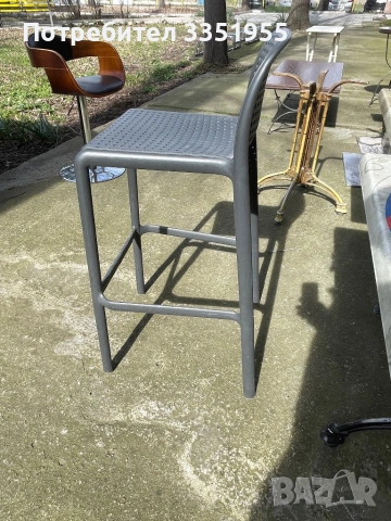 Nardi 8 броя високи бар столове, снимка 6 - Столове - 53601654