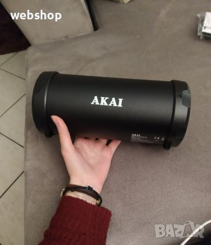 Преносима Колонка Akai с Блутут ,радио и LED светлини, 10W , снимка 2 - Bluetooth тонколони - 46724559