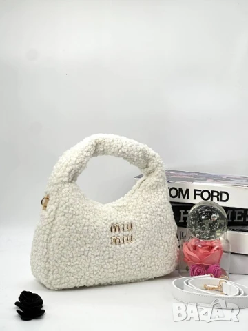 чанти Miu Miu , снимка 4 - Чанти - 50747186