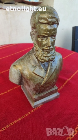 Бюстове на Христо Ботев и Васил Левски , снимка 5 - Статуетки - 52514835