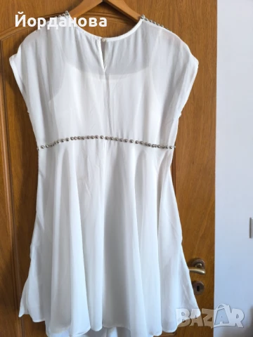 Ефирна рокля с капси, снимка 4 - Рокли - 50527459