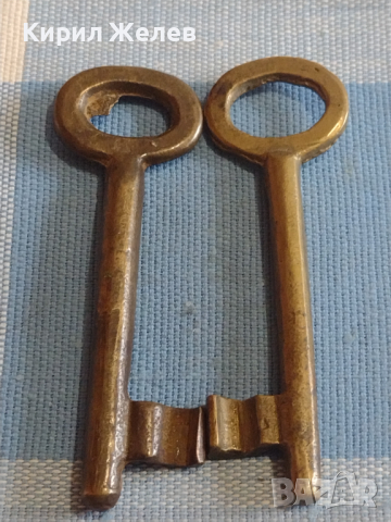 Два стари бронзови ключа от соца за брава за КОЛЕКЦИЯ ДЕКОРАЦИЯ БИТОВ КЪТ 41027, снимка 4 - Други ценни предмети - 44969932
