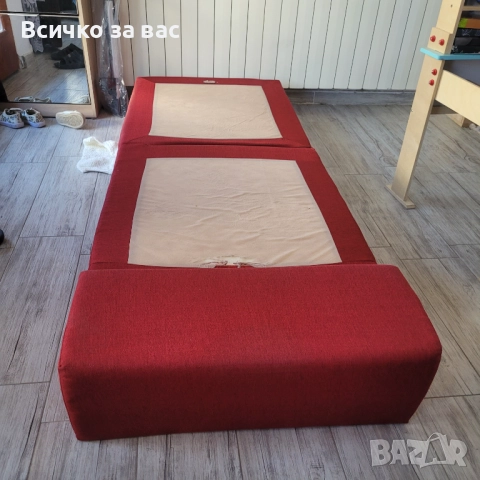 Червен диван ( фотьойл). Разтегателен , снимка 3 - Дивани и мека мебел - 52296547