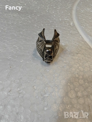 Рокерски пръстен от 80 те, снимка 2 - Антикварни и старинни предмети - 52080317