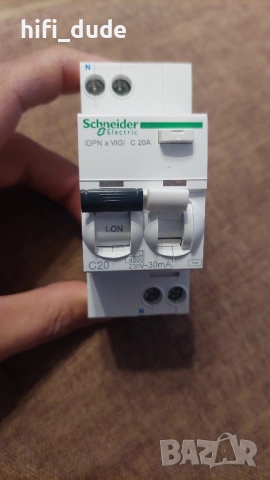 Дефектнотокова защита Schneider C20A