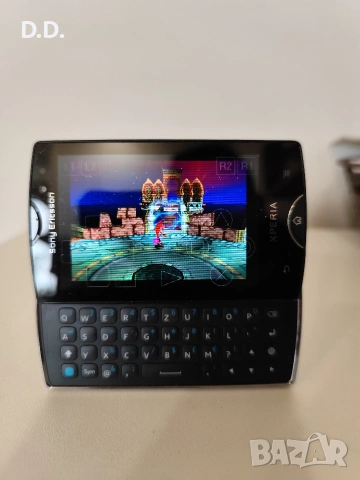 Sony Ericsson Xperia с копчета + още 1 Xperia