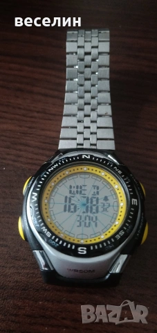 Винтидж часовник с компас и множество функции Lorus LG341, снимка 3 - Мъжки - 53709524