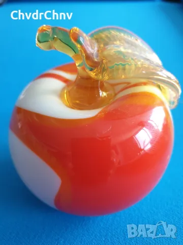 Стъклена ябълка от Мурано стъкло (червено и бяло) Murano glass apple, снимка 2 - Статуетки - 46849725