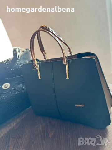 Дамска чанта тоут черна еко кожа кафяви дръжки златни детайли