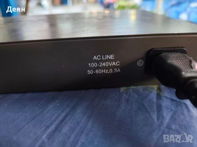 Суич D-Link DES-1024d, снимка 3 - Суичове - 51118355