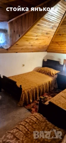 Продавам две масивни единични легла с матраци и шкаф, снимка 6 - Спални и легла - 46318475