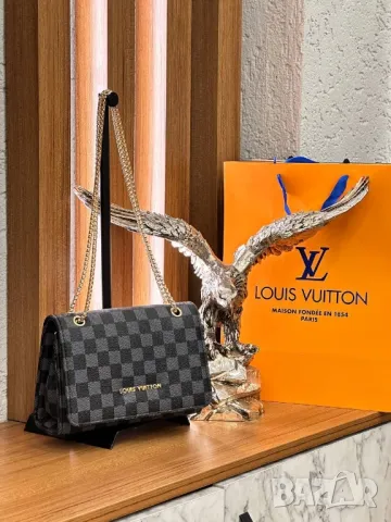 Дамски Чанти
saint laurent louis vuitton prada, снимка 13 - Чанти - 46969836