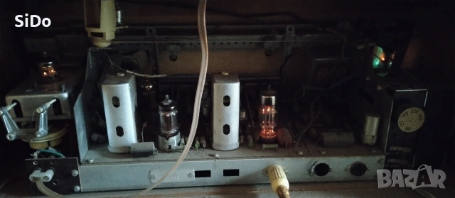 Радио грамофон Лира10 от 1969г, снимка 6 - Грамофони - 50710775