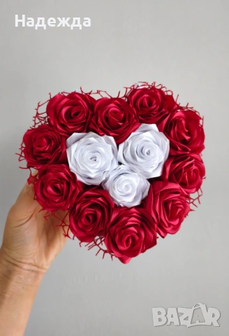 Сатенени рози в кутия , снимка 2 - Декорация за дома - 53850833