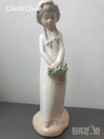 НАО ЛАДРО испанска порцеланова фигура на момиче с кошница с цветя/NAO Lladro статуетка 24см, снимка 1 - Колекции - 47219739