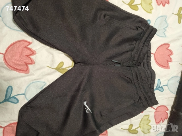 Нов спортен екип NIKE, M, снимка 4 - Спортни дрехи, екипи - 52319347