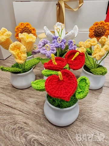 Ръчно плетени цветя, саксии и подаръчни кутии, снимка 14 - Декорация за дома - 54053635