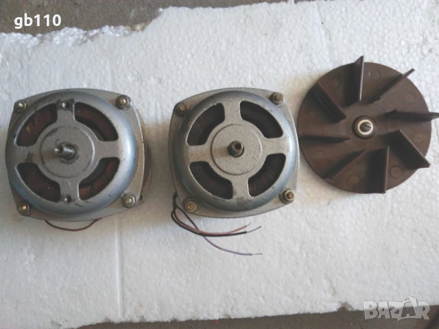 Два броя малогабаритни електродвигатели 6W 220 V