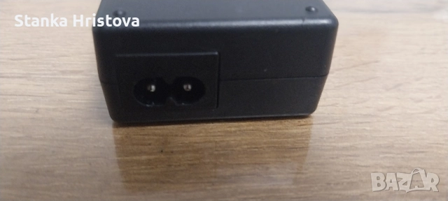 Оригинално зарядно Toshiba 15v 5A., снимка 4 - Друга електроника - 52462957