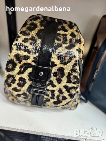Дамска раница еко кожа леопардова щампа черни лачени детайли