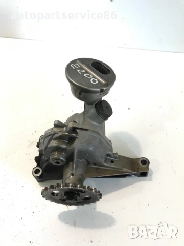 Маслена помпа за Mercedes E Class W124 E200 (1994) R1111810120, снимка 3 - Части - 53999201