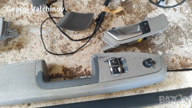 Обурудване от предни врати Ауди А4 В6 Авант  2002г. Подлакътник от задната седалка., снимка 3 - Аксесоари и консумативи - 54118260