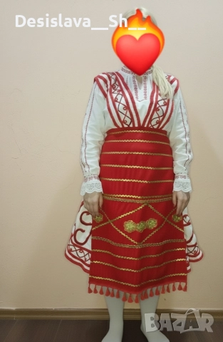 Женска народна носия (новодел) – Бяла с червени гайтани