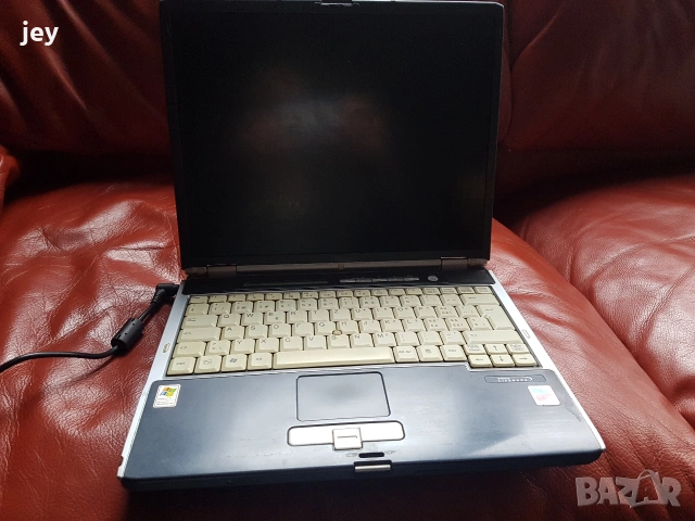 лаптоп Fujitsu 