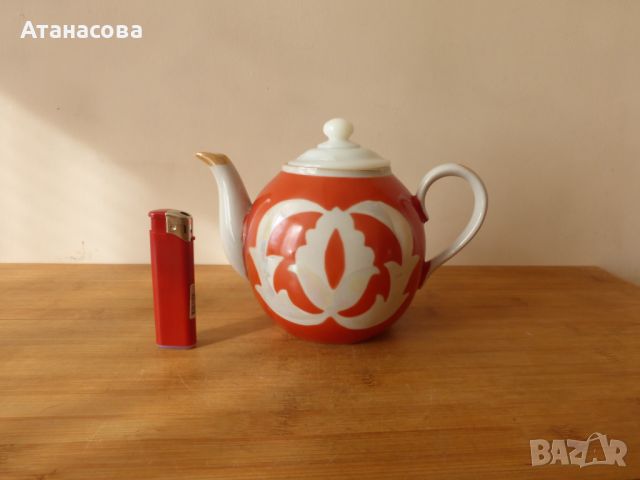 Украински порцеланов чайник 1960 г, снимка 1 - Аксесоари за кухня - 46073114