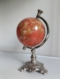 Английски, настолен глобус с винтидж дизайн. Метална, основа с червеникаво-оранжева карта на света. , снимка 5