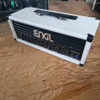 ENGL Invader 100w къстъм бял толекс и къстъм черен преден панел, снимка 5 - Китари - 45058584