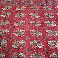 Ръчно тъкан огромен Туркменски килим модел Бухара килимът няма забележки просто трябва да се освежи, снимка 4 - Килими - 45452941