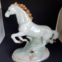 Порцеланова статуетка-кон, снимка 1 - Антикварни и старинни предмети - 45911561