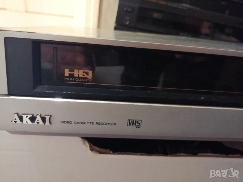 Видео VHS Akai VS-35EOH и Toshiba V880MH, снимка 1